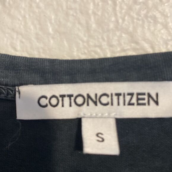 Cotton Citizen VINTAGE BLACK STANDARD V-NECK TEE - Picture 3 of 5